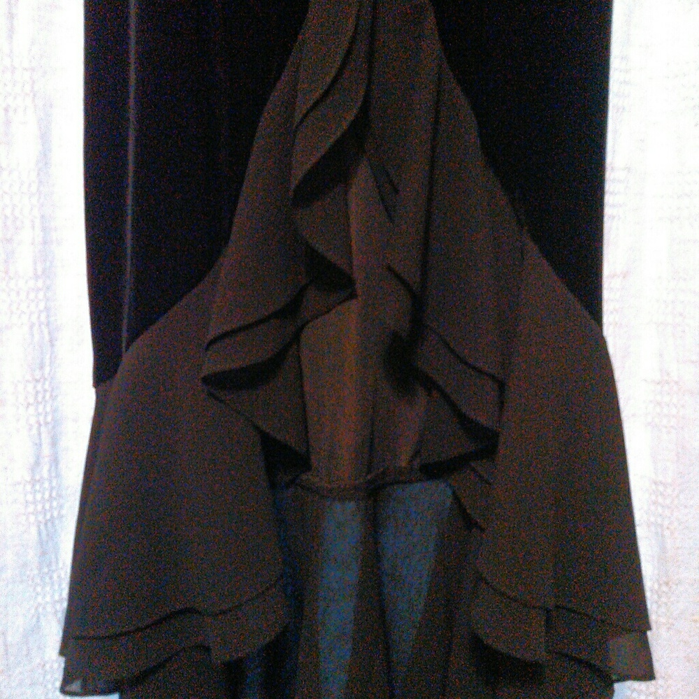 Black formal dress - Picture 3 of 5
